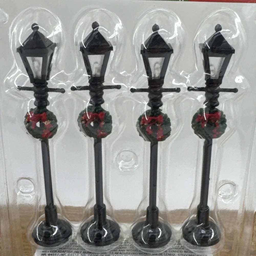 Lemax Village Gas Lantern Street Lamp Set 4 Christmas Village Accessory 2006 NEW